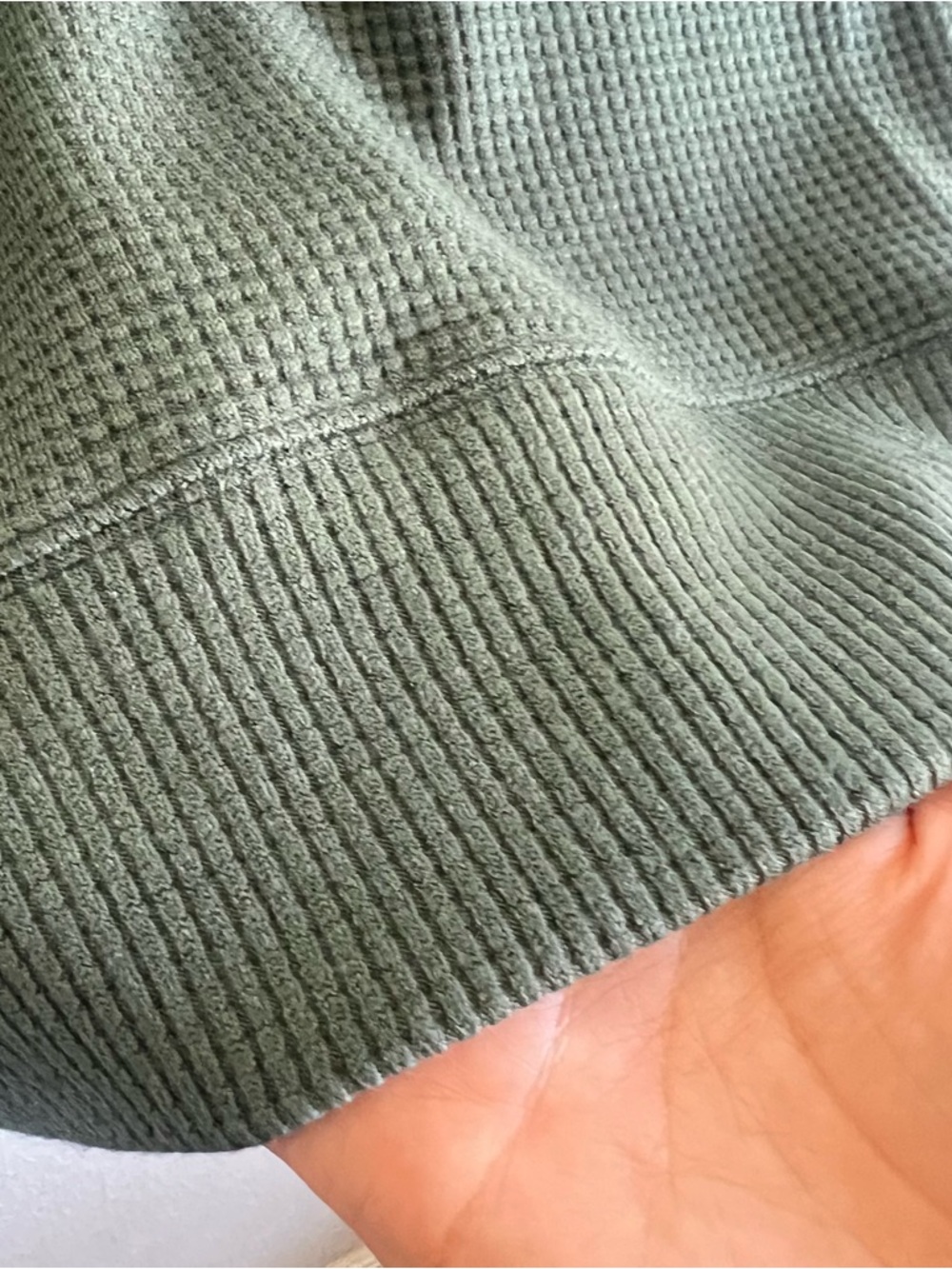 ALO Yoga Waffle Weekend Escape Mock Neck Sweatshirt  Clover Green  S NWT - Picture 12 of 15